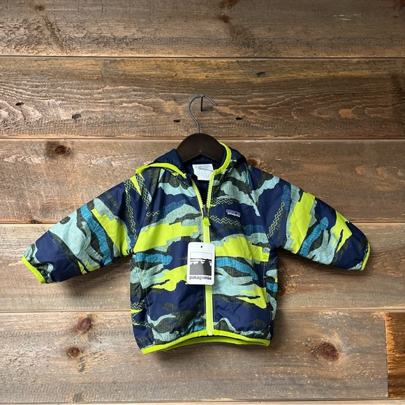 NWT Patagonia Reversible Puff-Ball Jacket Blue camo 6-12 Months - Picture 1 of 9